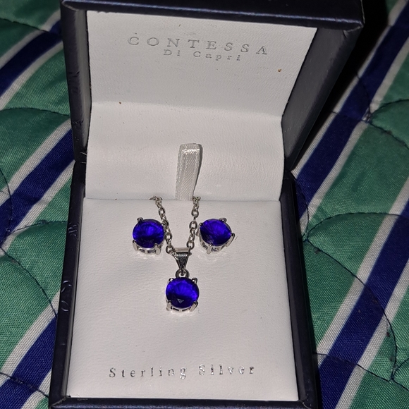 Contessa Di Capri Pendant/Earrings Set - Picture 2 of 2